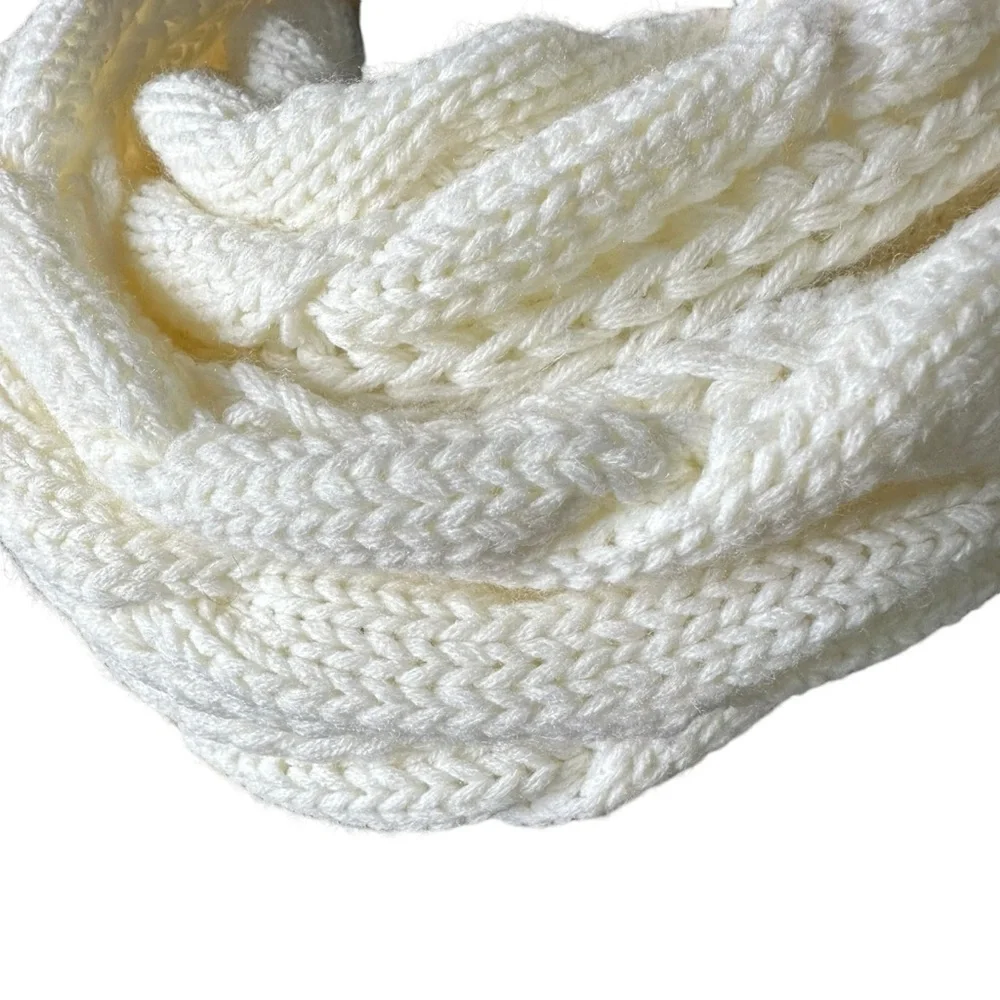 🔴 5 for $40 SALE!  Chunky Cable Knit Acrylic Infinity Cream Colored Scarf
